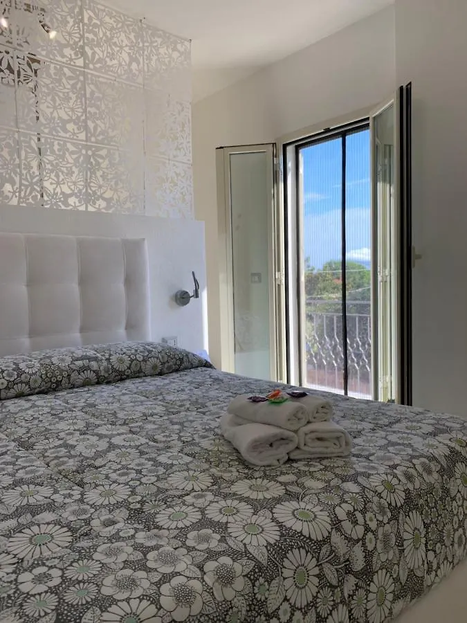 B&B Somiar San Teodoro  Couette-café