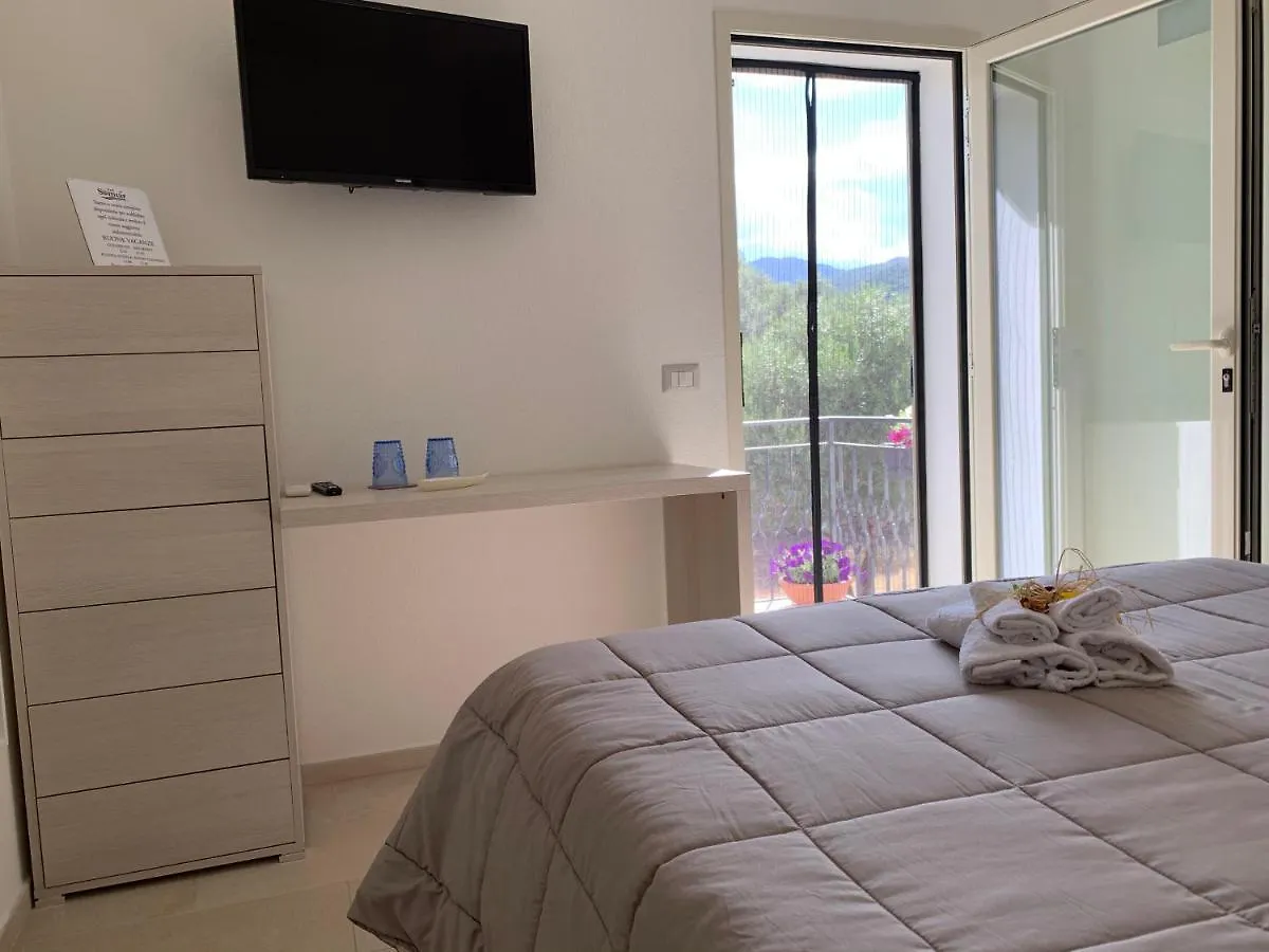 B&B Somiar San Teodoro  Couette-café San Teodoro (Sardinia)