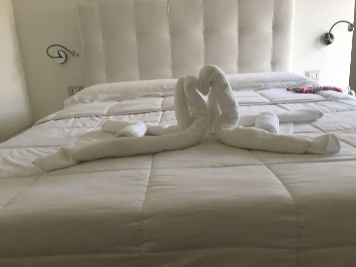 Bed & Breakfast B&B Somiar San Teodoro  Italy